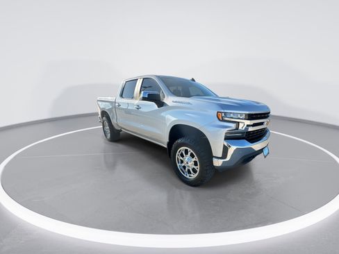 Used 2020 Chevrolet Silverado 1500 LT image 2