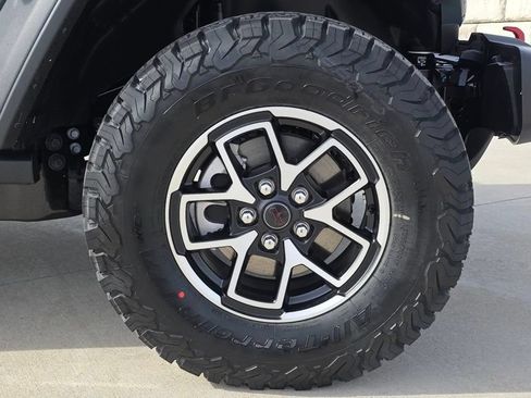 New 2026 Jeep Wrangler Unlimited Rubicon AWD/4WD image 12