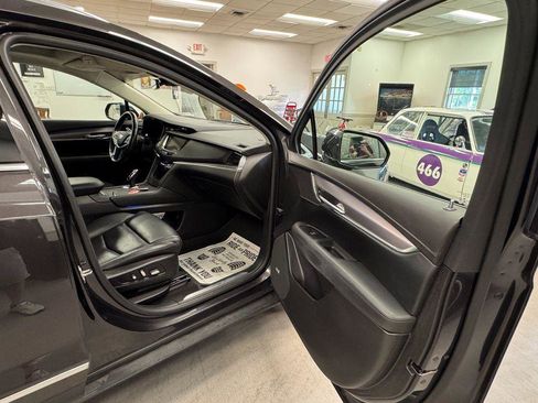Used 2019 Cadillac XT5 Premium Luxury AWD/4WD image 14