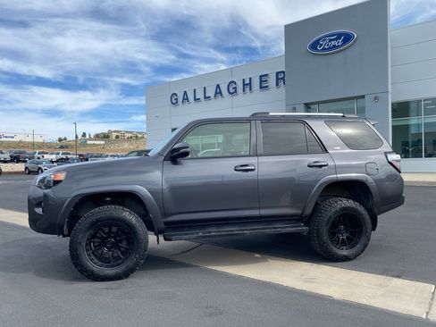 Used 2020 Toyota 4Runner SR5 Premium AWD/4WD image 27