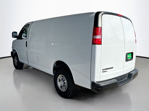 Used 2022 Chevrolet Express 2500 image 7