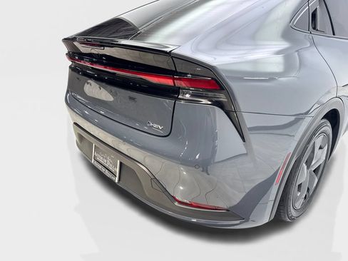 Used 2025 Toyota Prius LE FWD image 18