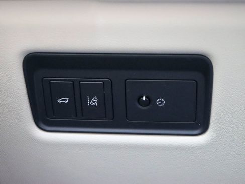 Used 2017 Land Rover Range Rover HSE image 30