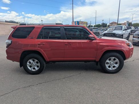 Used 2022 Toyota 4Runner SR5 AWD/4WD image 6