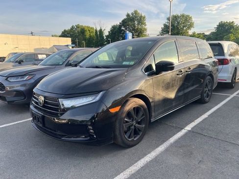 Used 2023 Honda Odyssey Sport image 2