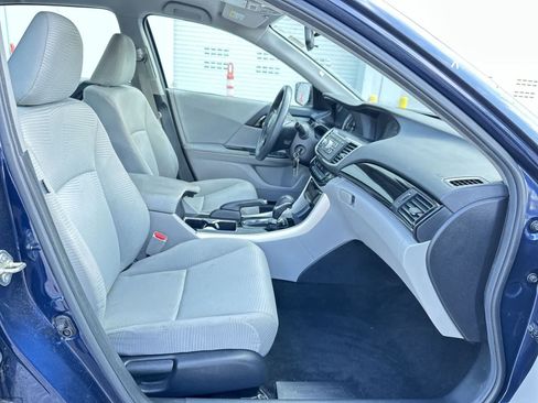 Used 2016 Honda Accord LX image 17