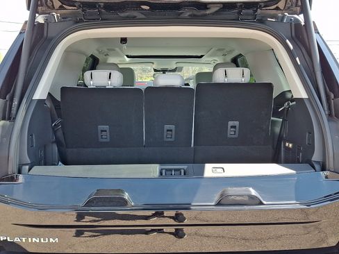 Used 2025 Ford Expedition Platinum w/ Platinum Ultimate Package AWD/4WD image 29