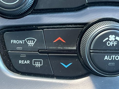 Used 2022 Dodge Challenger R/T image 29