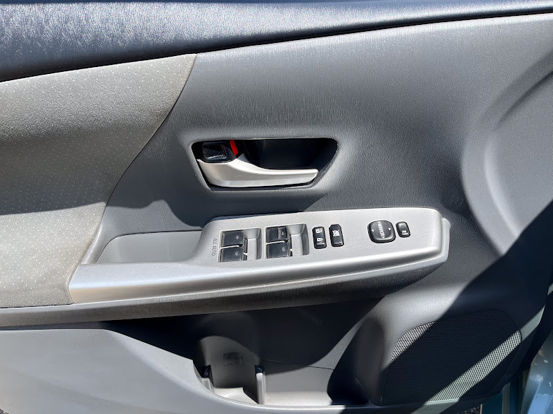 Used 2013 Toyota Prius V Three FWD image 6