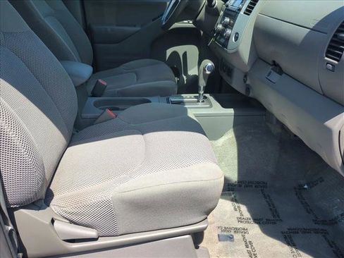 Used 2017 Nissan Frontier SV w/ SV Value Truck Package RWD image 18