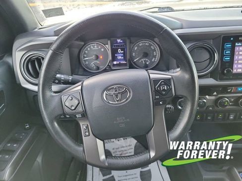 Used 2017 Toyota Tacoma TRD Off-Road image 9
