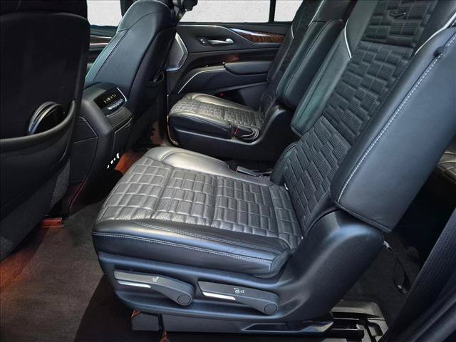 Used 2021 Cadillac Escalade Sport Platinum RWD image 19
