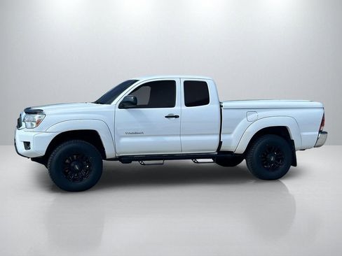 Used 2013 Toyota Tacoma 4x4 Access Cab V6 w/ SR5 Pkg image 8
