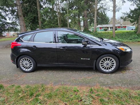 Used 2015 Ford Focus Electric Hatchback 4D w/ Exterior Protection Package image 6