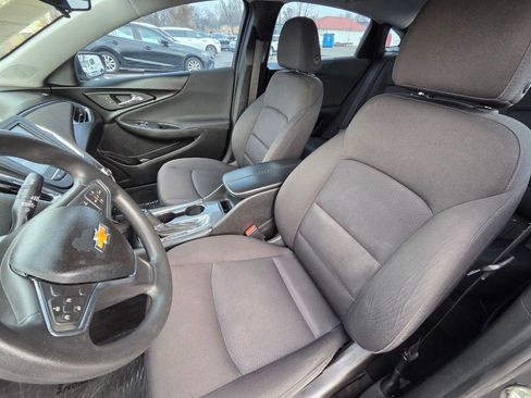 Used 2018 Chevrolet Malibu LT image 13