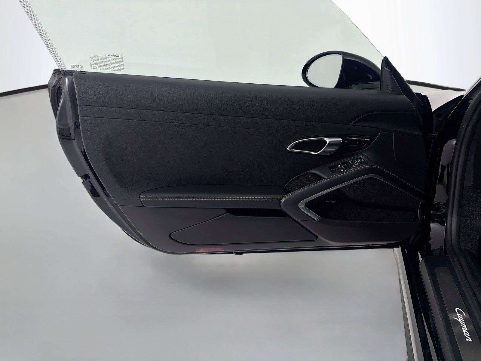 Used 2024 Porsche 718 Cayman RWD image 6