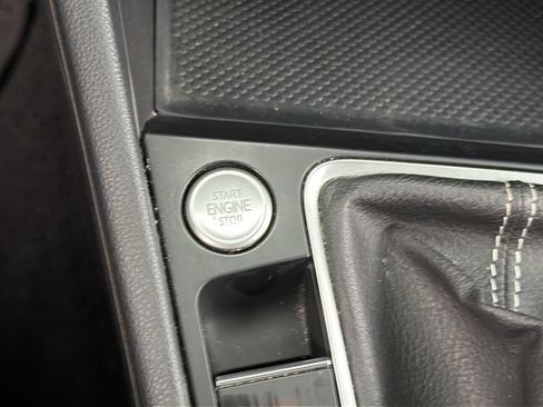 Used 2023 Volkswagen Jetta SE FWD image 23