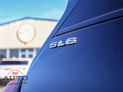 Used 2024 GMC Terrain SLE image 11