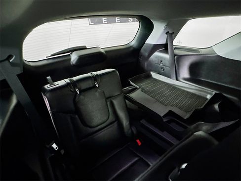 Used 2020 Ford Explorer XLT w/ Equipment Group 202A image 25