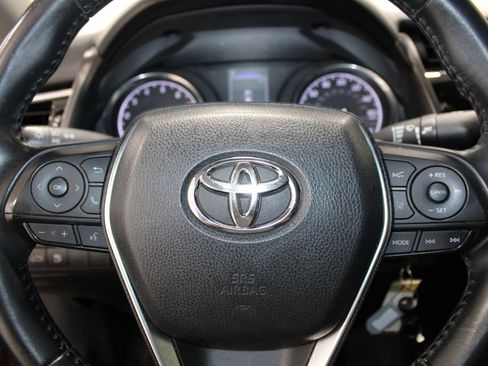Used 2018 Toyota Camry SE FWD image 26