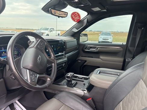 Used 2022 Chevrolet Silverado 1500 ZR2 w/ Technology Package image 14