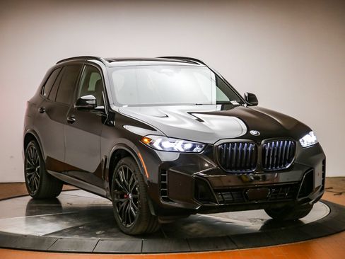 Used 2024 BMW X5 xDrive40i w/ M Sport Package AWD/4WD image 6