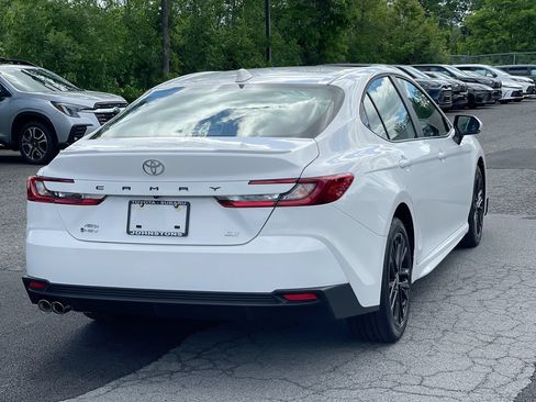 Used 2026 Toyota Camry SE AWD/4WD image 15