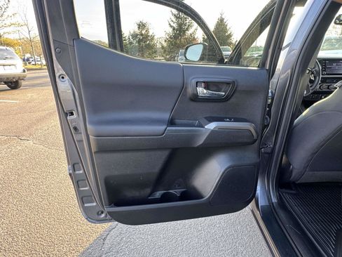 Used 2023 Toyota Tacoma TRD Sport AWD/4WD image 21