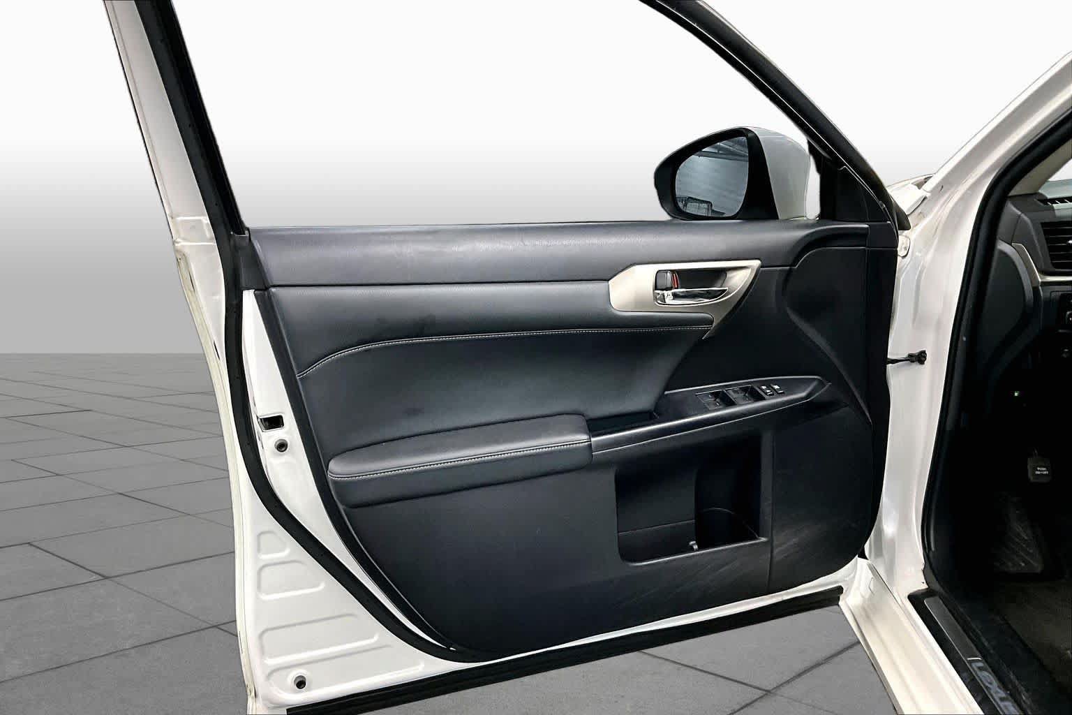 Used 2017 Lexus CT 200h w/ Seat Comfort Package FWD image 21