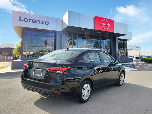 Used 2023 Nissan Versa S w/ Trunk Package image 5