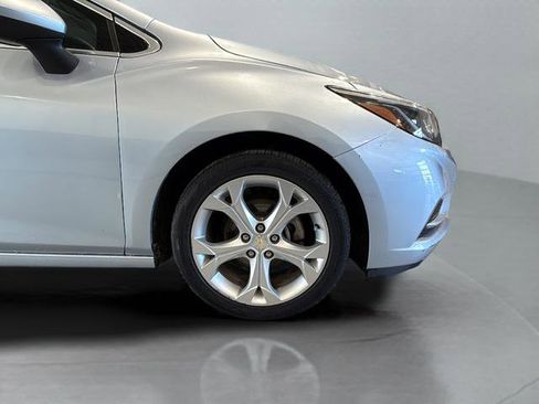 Used 2017 Chevrolet Cruze Premier w/ Enhanced Convenience Package FWD image 20