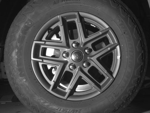 Used 2025 Jeep Wrangler Sport S image 13