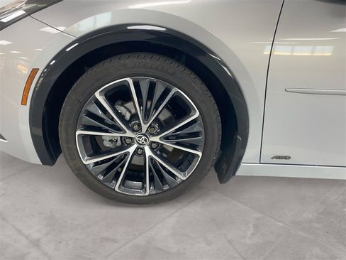 Used 2023 Toyota Prius XLE image 14