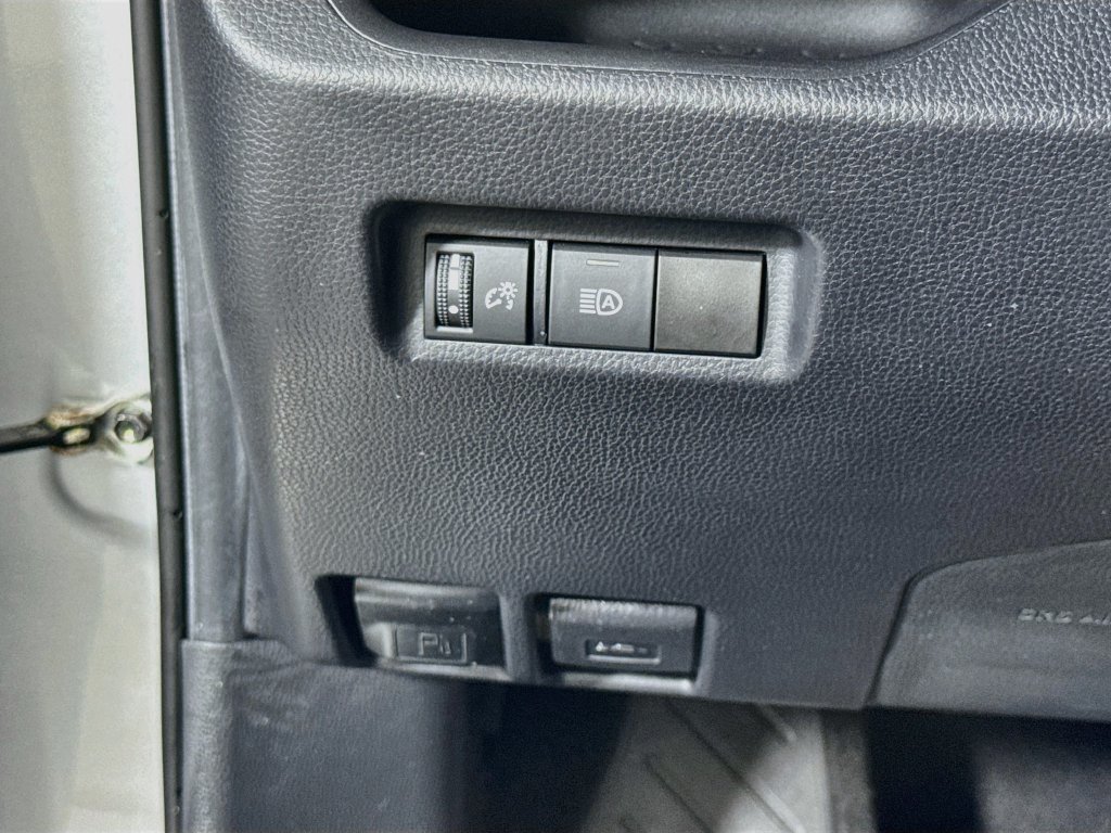 Used 2019 Toyota RAV4 LE w/ All Weather Liner Package AWD/4WD image 19
