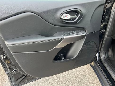 Used 2022 Jeep Cherokee Latitude Lux image 18