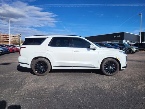 Used 2025 Hyundai Palisade Calligraphy image 3