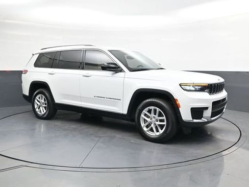 Used 2023 Jeep Grand Cherokee L Laredo RWD image 2