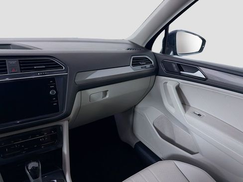 Used 2024 Volkswagen Tiguan SE image 23