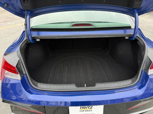 Used 2025 Hyundai Elantra SEL image 31