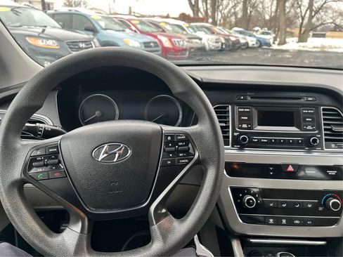 Used 2015 Hyundai Sonata SE image 14