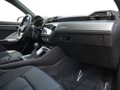 Used 2025 Audi Q3 2.0T Premium image 23
