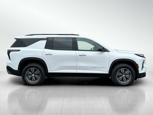 New 2025 Chevrolet Traverse LT w/ Enhanced Driving Package image 3