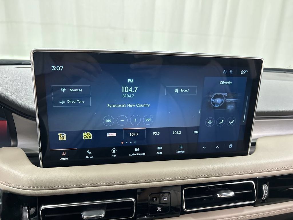 Used 2023 Lincoln Nautilus AWD w/ Premium Package image 14