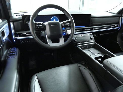 Used 2025 Hyundai Santa Fe Limited image 4