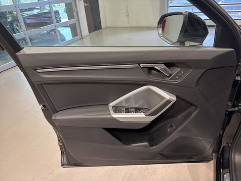 Used 2025 Audi Q3 2.0T Premium image 12