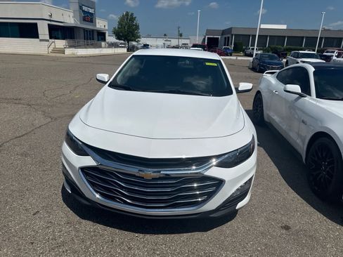 Used 2023 Chevrolet Malibu LT FWD image 3