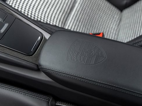 Certified 2018 Porsche 911 GT3 RWD image 41