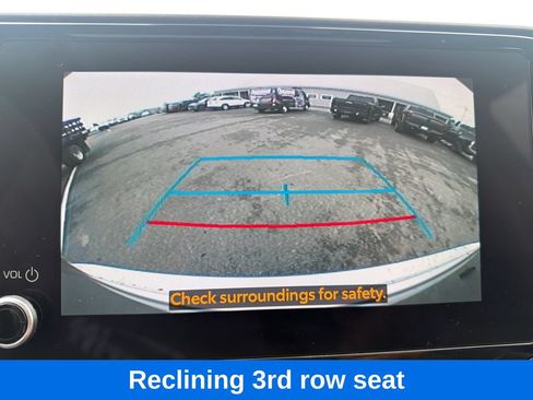 Used 2023 Toyota Highlander XLE AWD/4WD image 16