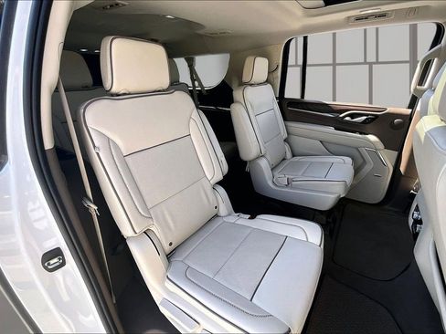 Used 2022 GMC Yukon XL Denali image 25