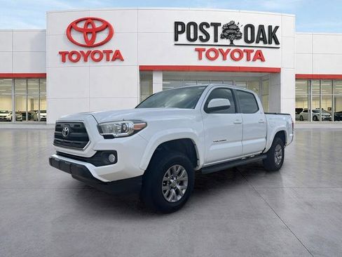 Used 2017 Toyota Tacoma SR5 w/ Tow Package image 1